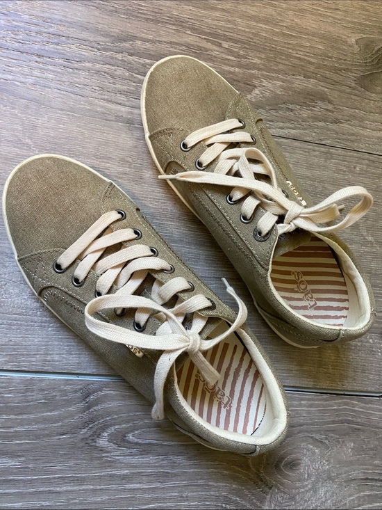 Taos Footwear Shoes - Taos Footwear Women's Olive Green Canvas Athletic Sneakers